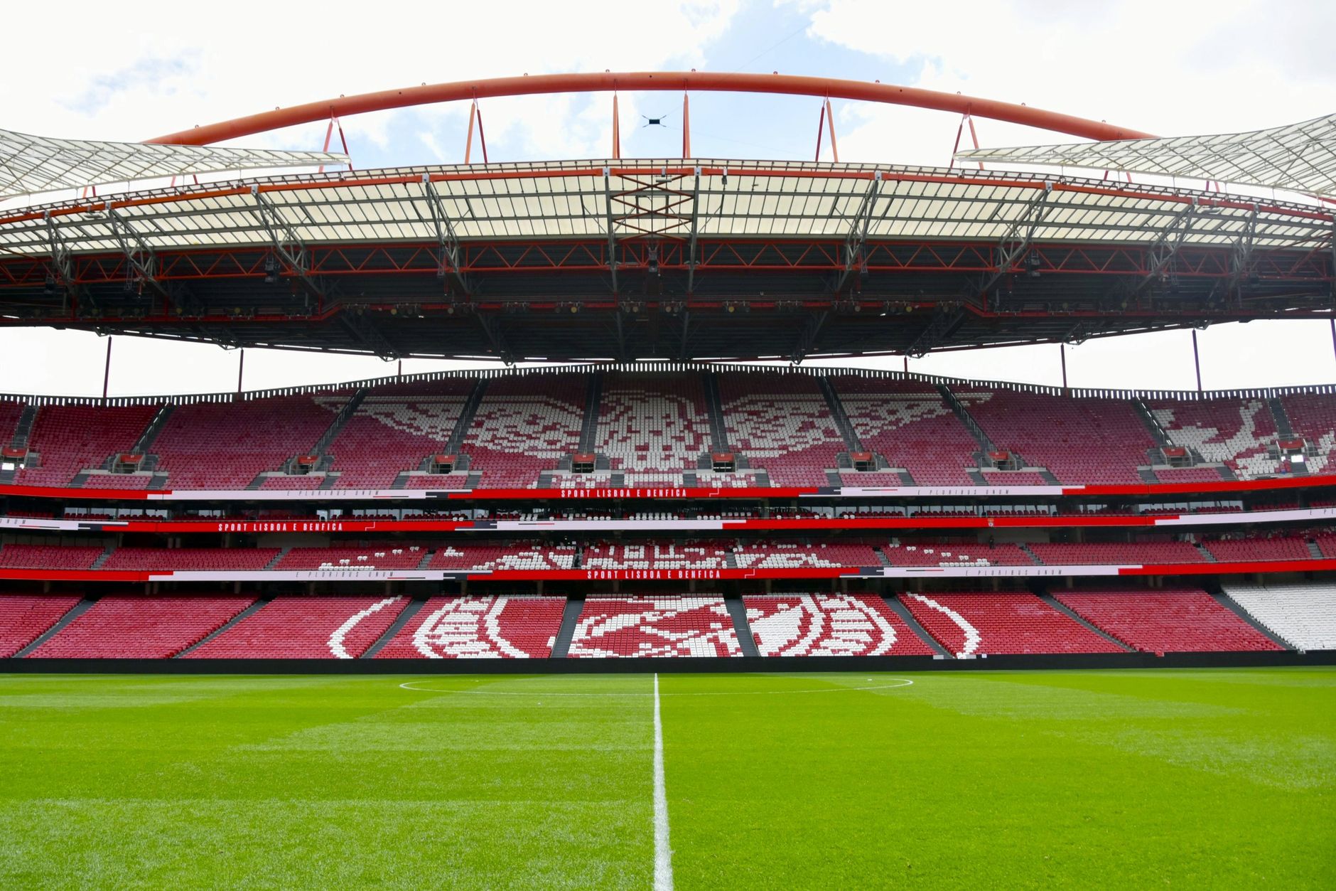 Kamiński w Lizbonie. Polak zmienia Niemcy na Portugalia, a Benfica uprzedza Brighton