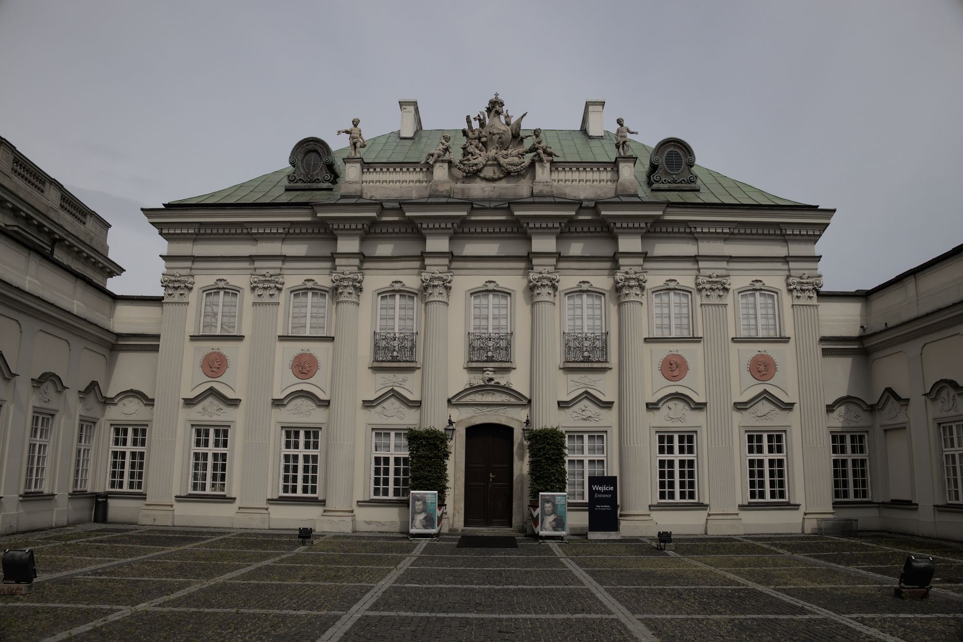 PKiN świętuje. Warszawa otwiera wystawę pamiątek na 31. piętrze