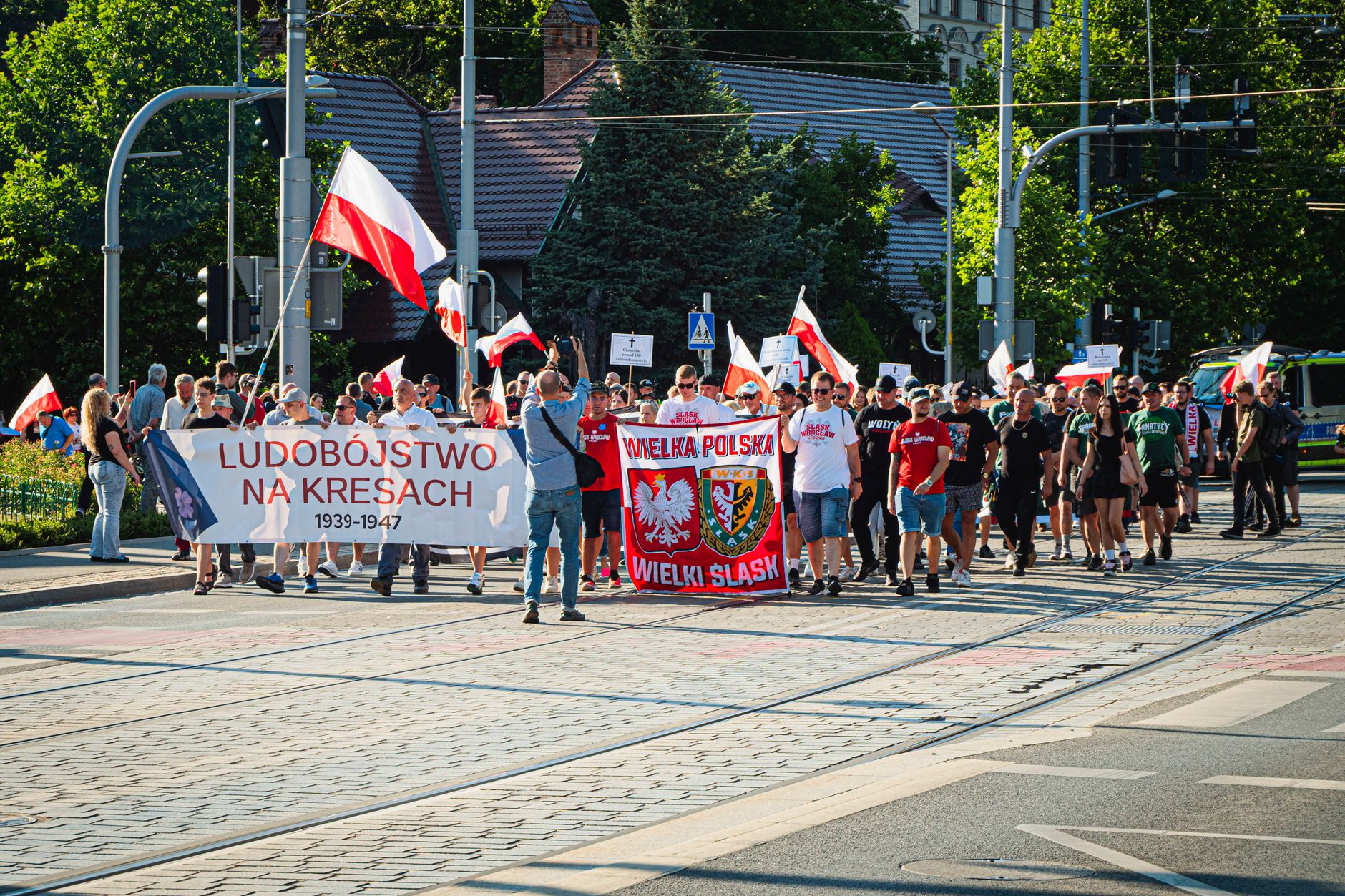 Warszawski Mur Pamięci dla ofiar Wołynia. Tusk zapowiada, Pałac protestuje